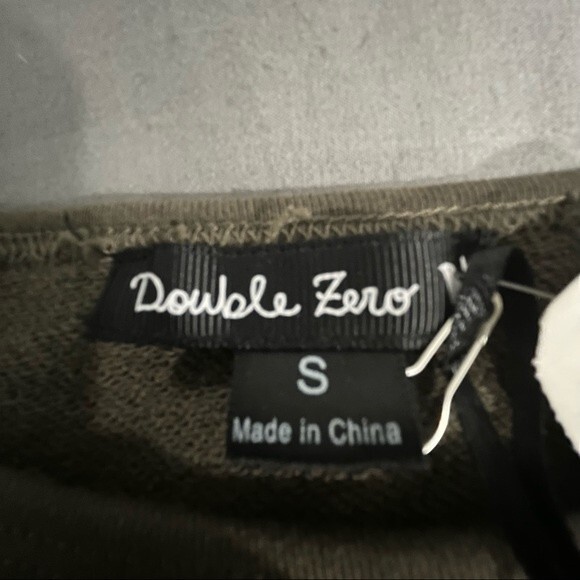 NWT Double Zero Olive Green Sweatshirt Shirt w/ Decorative Studded Shoulders S - Picture 5 of 9